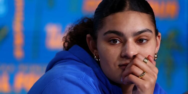 Will UCLA and Lauren Betts extinguish Paige Bueckers collegiate curtain call?